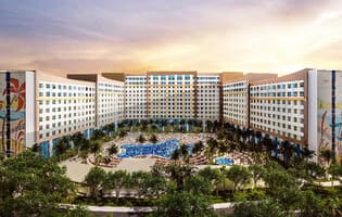 Universal Endless Summer – Dockside Inn & Suites