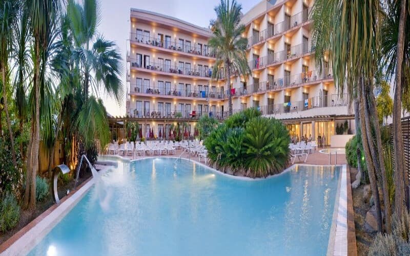 Sumus Stella and Spa