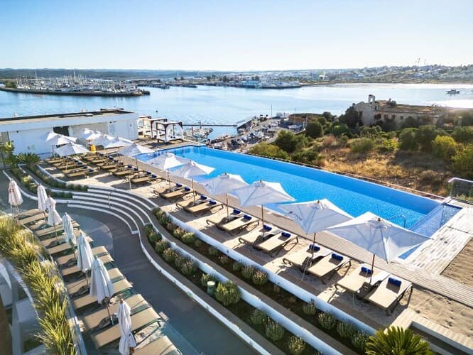 Jupiter Marina Hotel – Couples & Spa